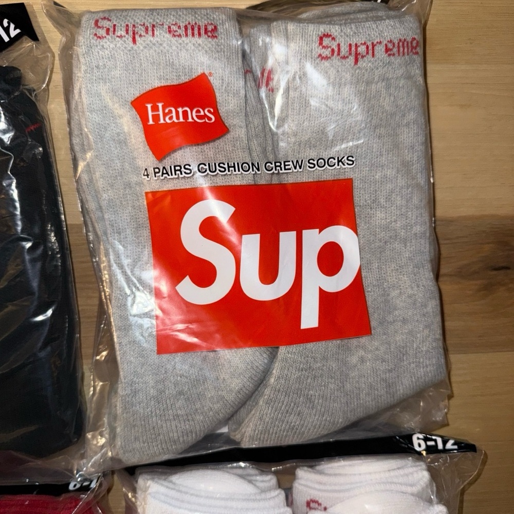 Hanes X Supreme Gray Cushion Crew Socks - 4 Pairs - Picture 1 of 2